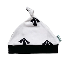 Load image into Gallery viewer, Arrows Baby Hat White and Black